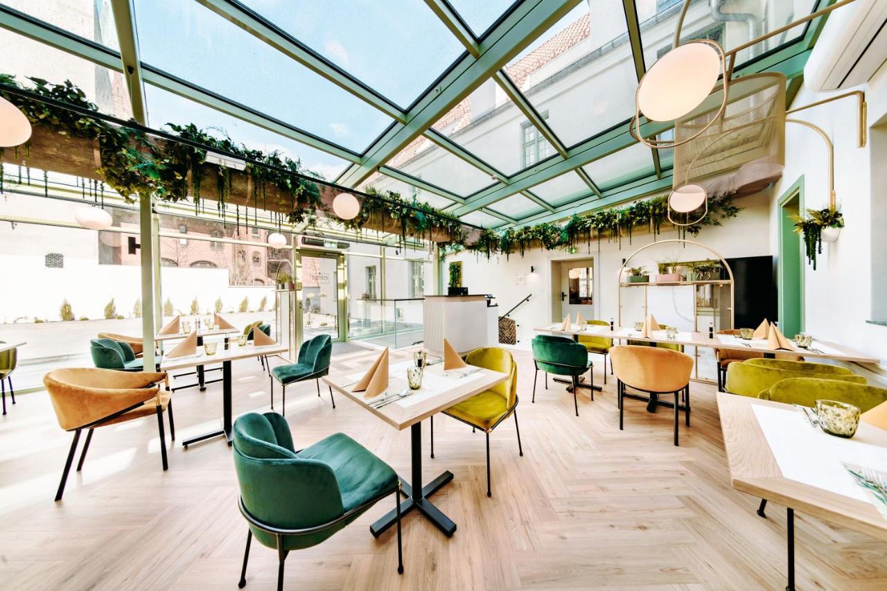 Hotel Eter Торунь Экстерьер фото